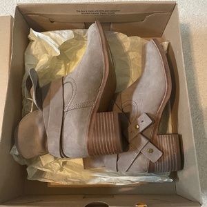 UGG Elora ankle boots suede Sahara